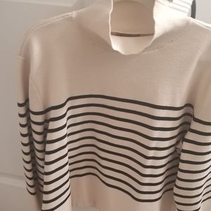 New H&M striped sweater side splits. Size Large
